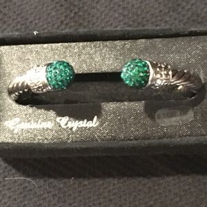 Green crystal/silver tone rope style split bangle